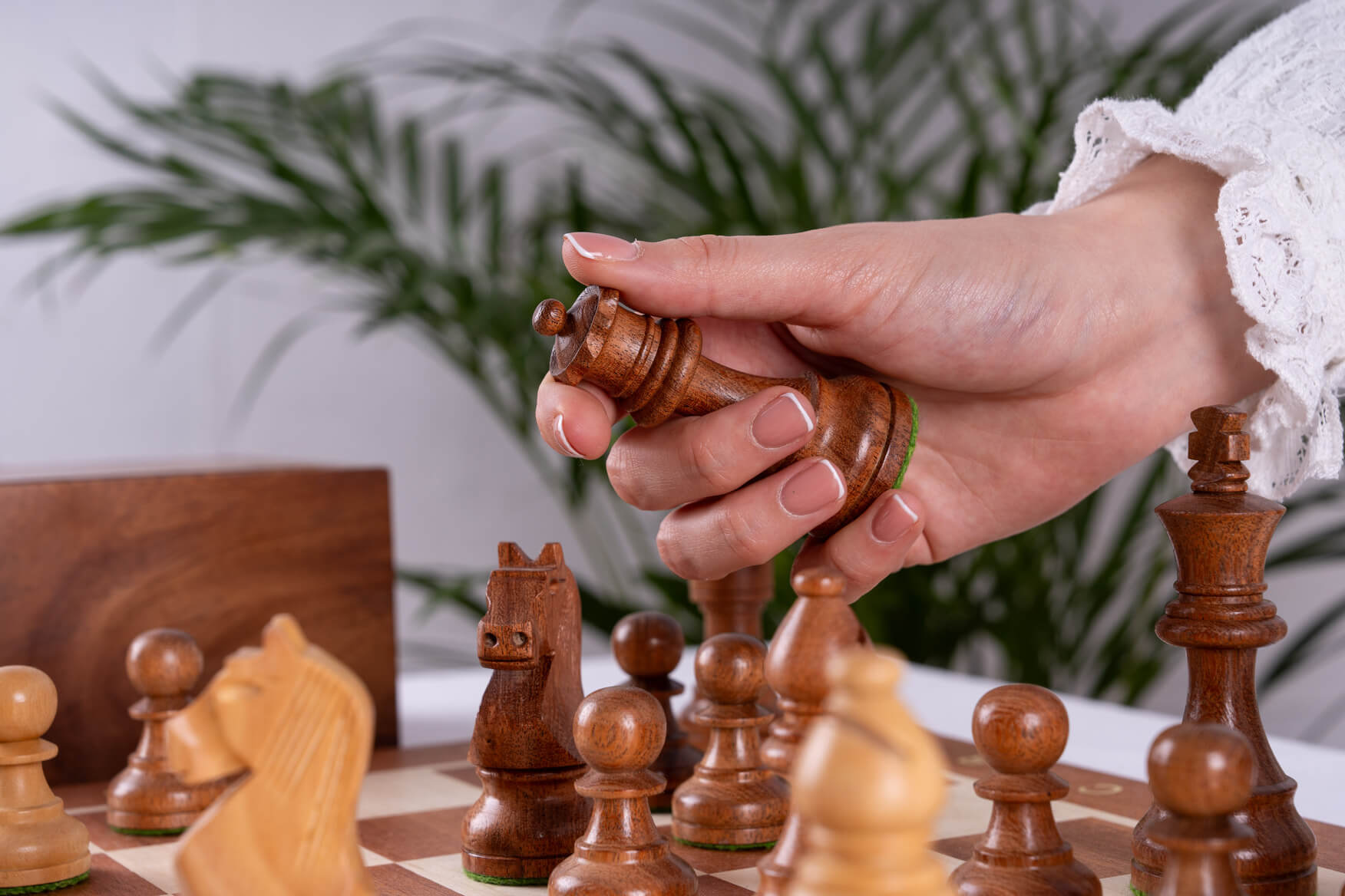 'Delicacy' Chess Set <br>Crafted in Mahogany