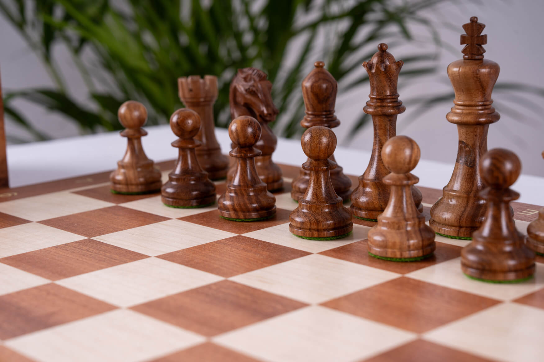 'Versailles' Chess Set <br>Crafted in Mahogany Wood