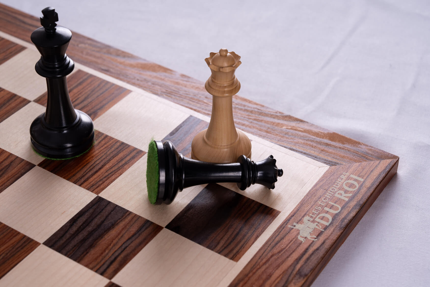 'Harmony' Chess Set <br>Crafted in Rosewood and Maple