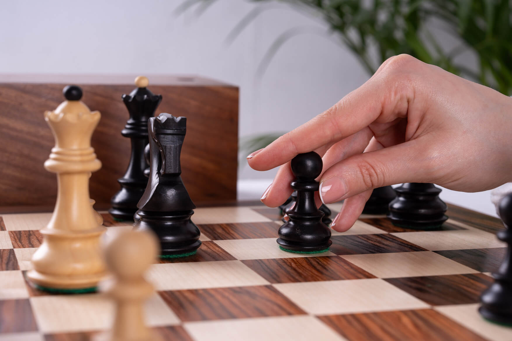 'Harmony' Chess Set <br>Crafted in Rosewood and Maple