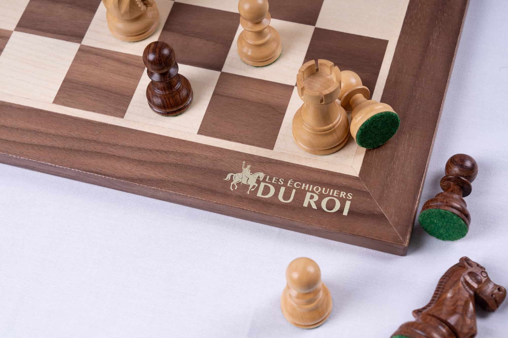 'Bayard' Chess Set <br>Crafted in Walnut and Maple Wood