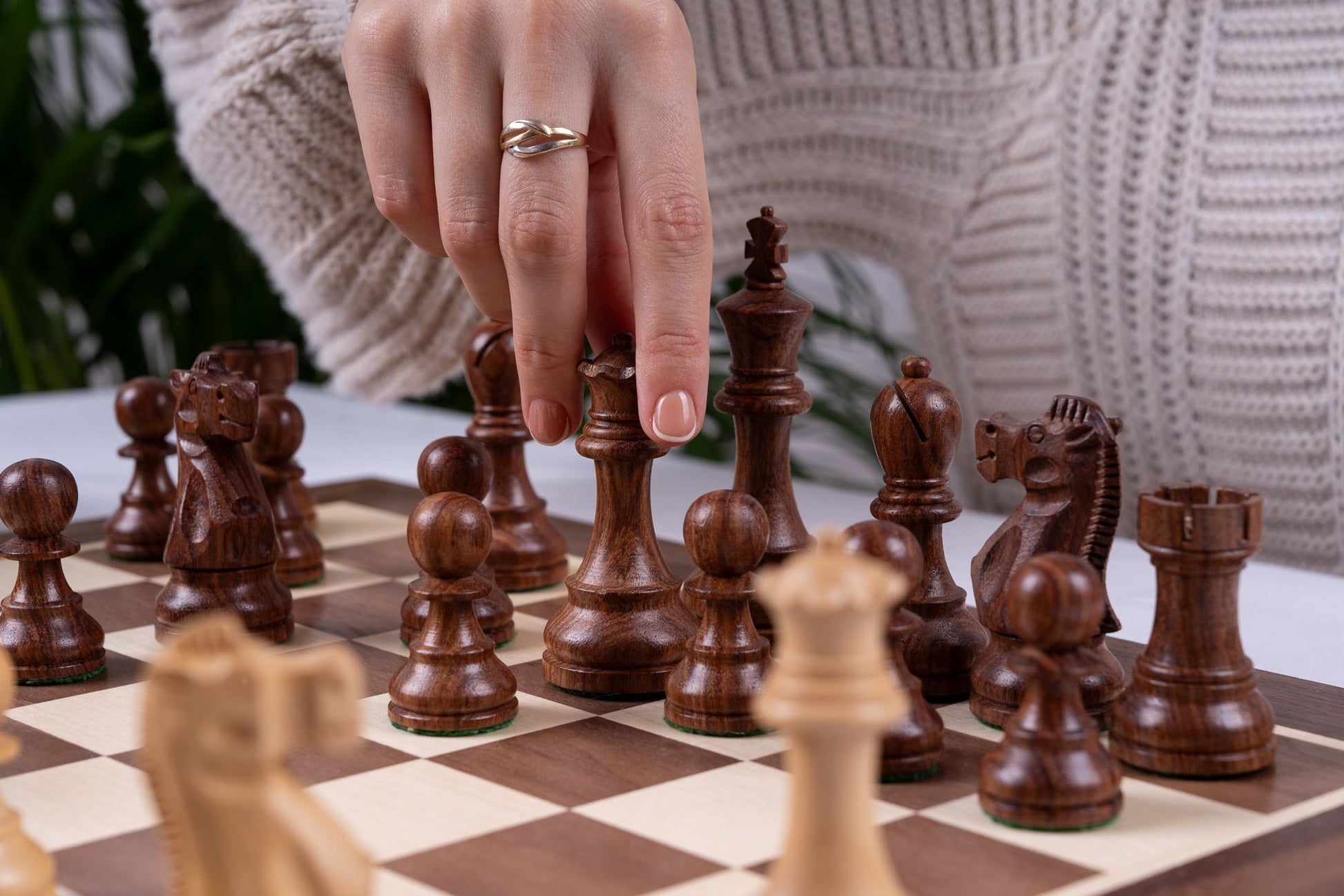 'Bayard' Chess Set <br>Crafted in Walnut and Maple Wood