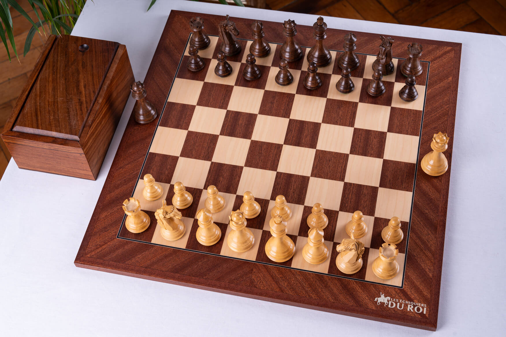 Conquest Chess Set <br>in Mahogany and Boxwood