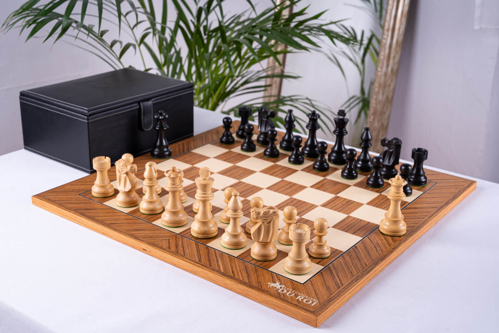 Sovereign Chess Set <br>in Teak Wood