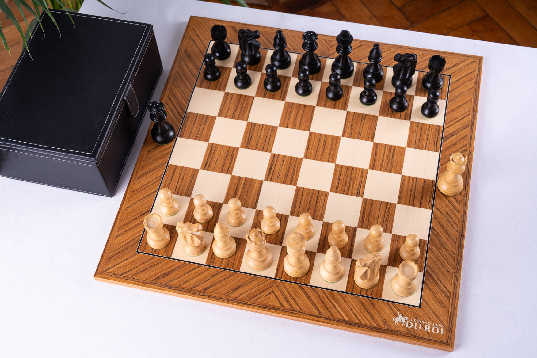 Sovereign Chess Set <br>in Teak Wood