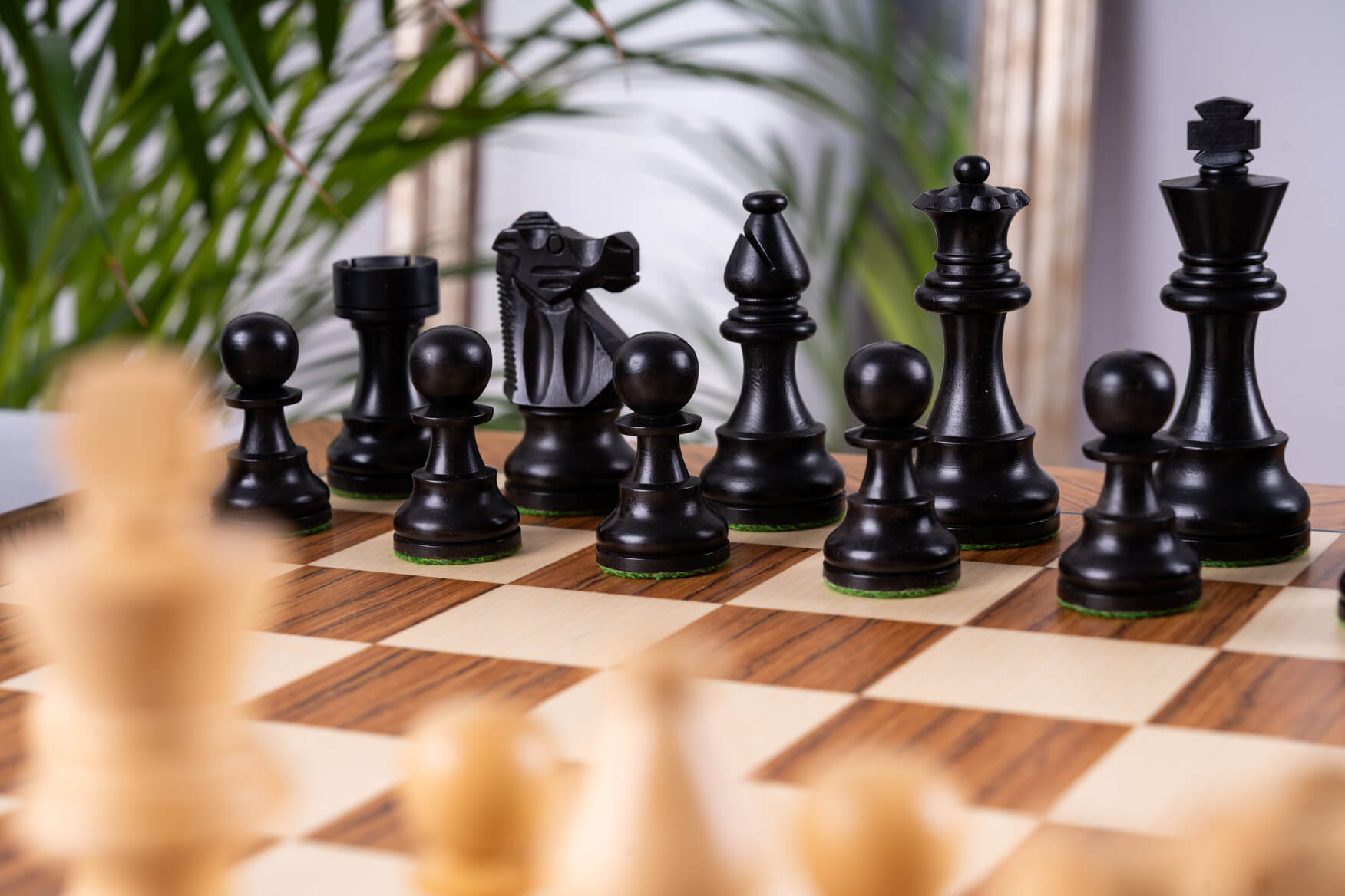 Sovereign Chess Set <br>in Teak Wood