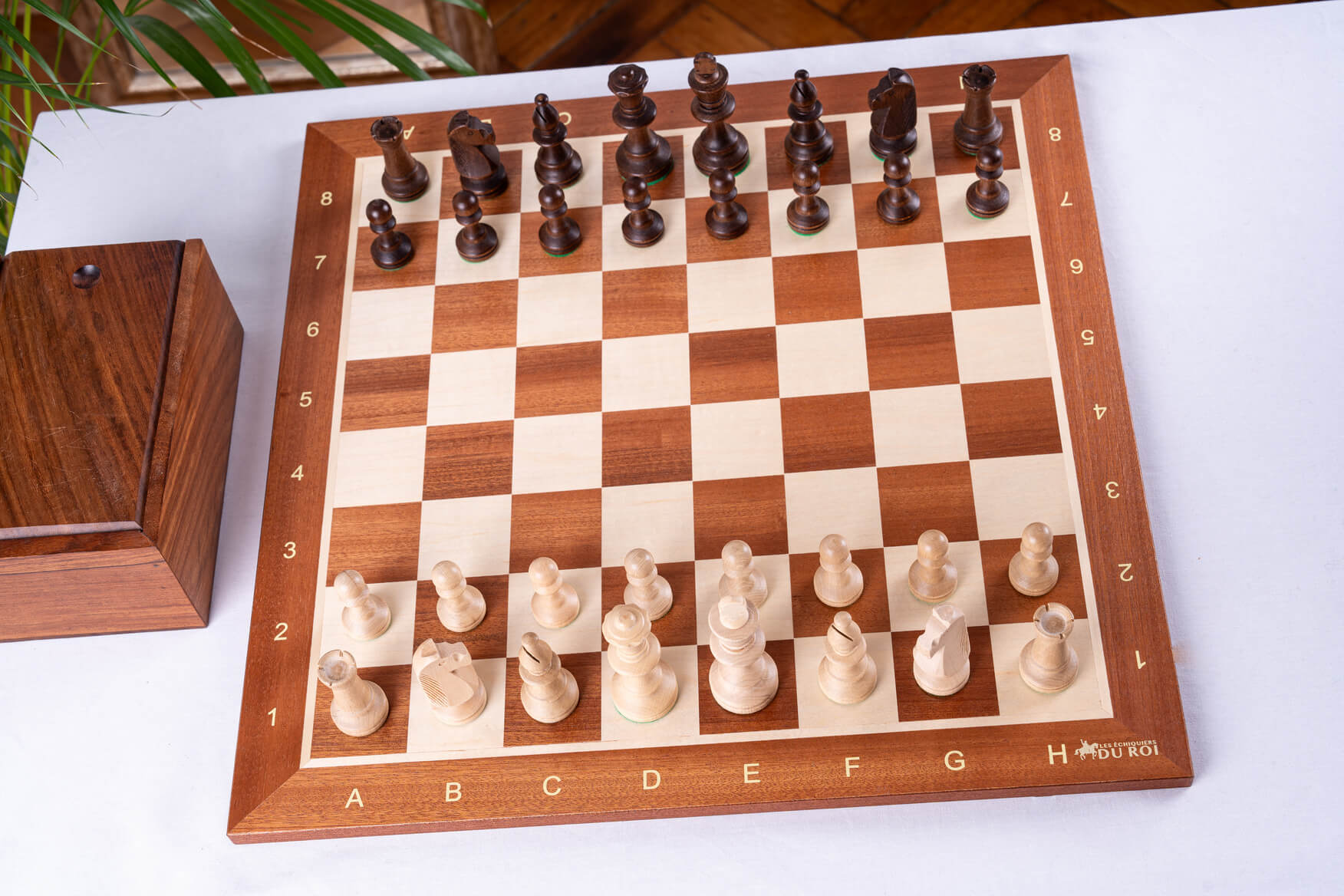 'Victory' Chess Set <br>in Mahogany Wood