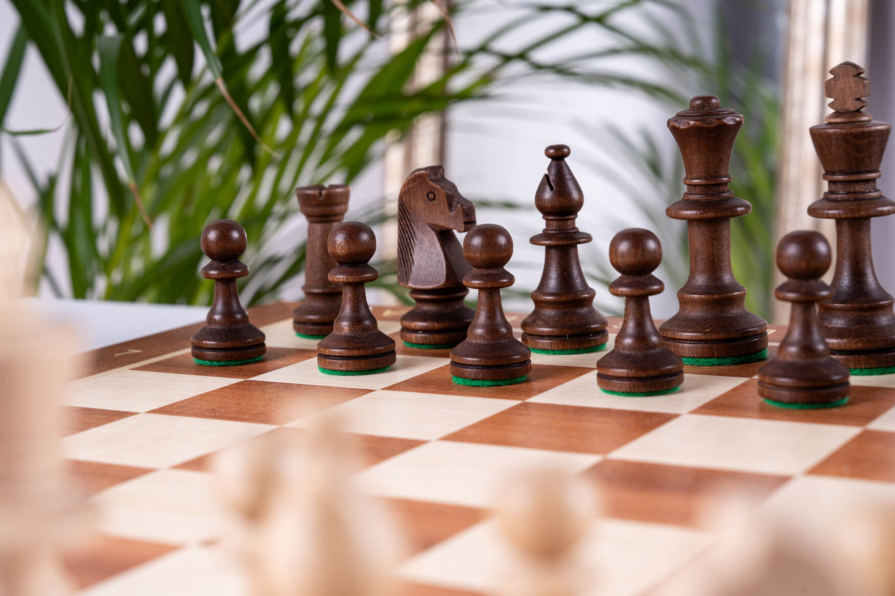 'Victory' Chess Set <br>in Mahogany Wood