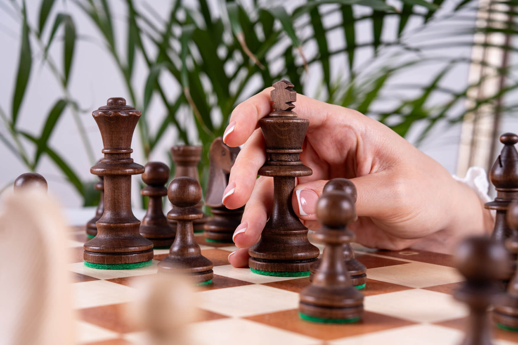 'Victory' Chess Set <br>in Mahogany Wood