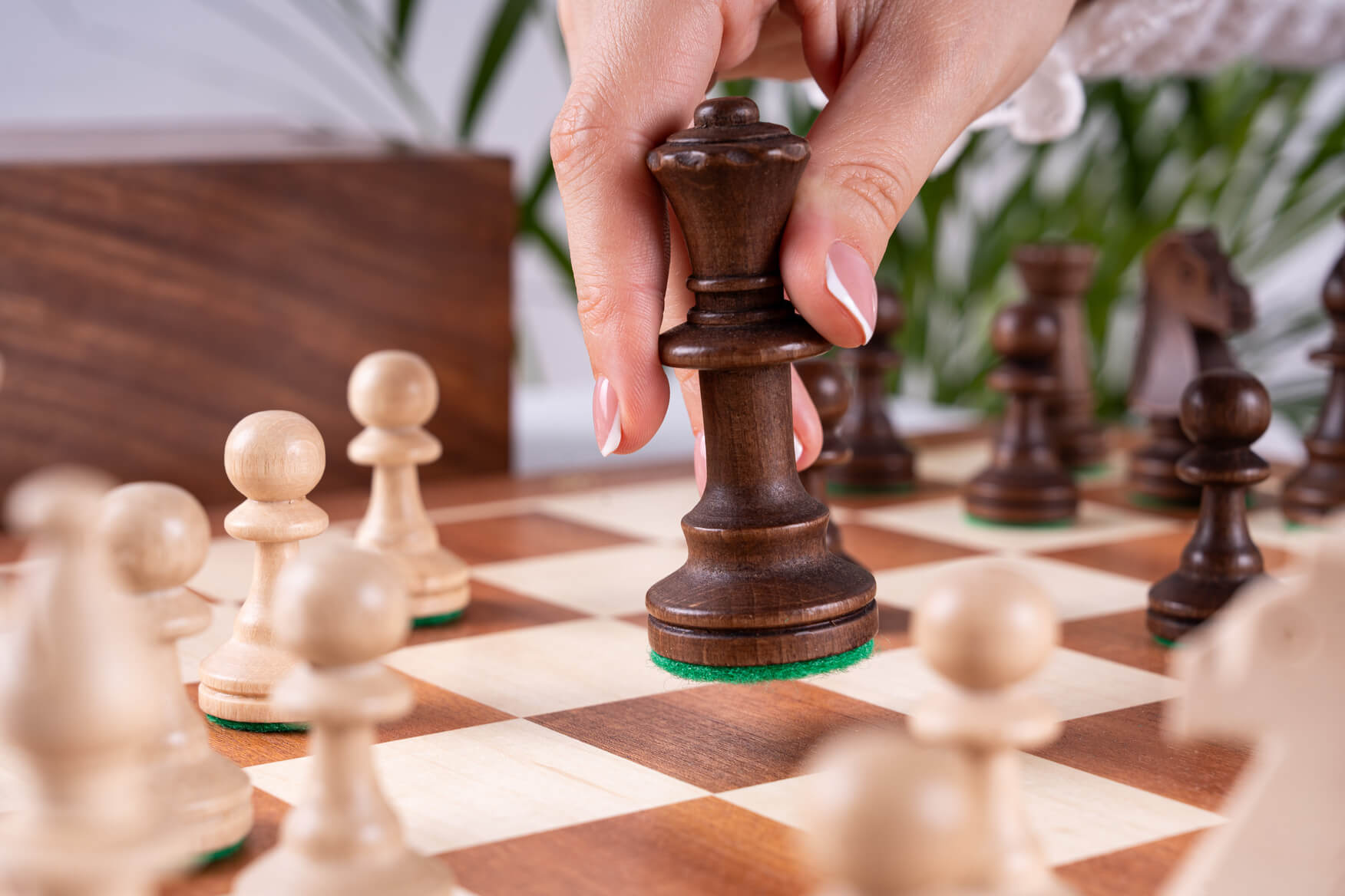 'Victory' Chess Set <br>in Mahogany Wood