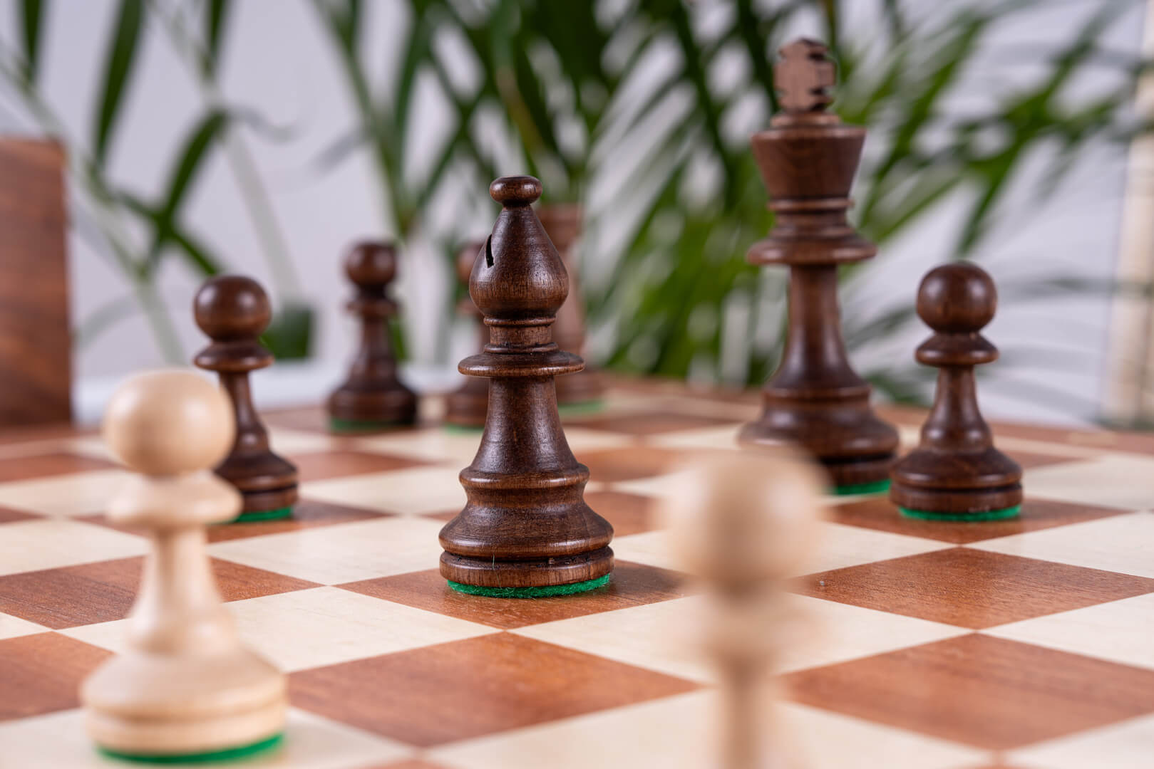 'Victory' Chess Set <br>in Mahogany Wood