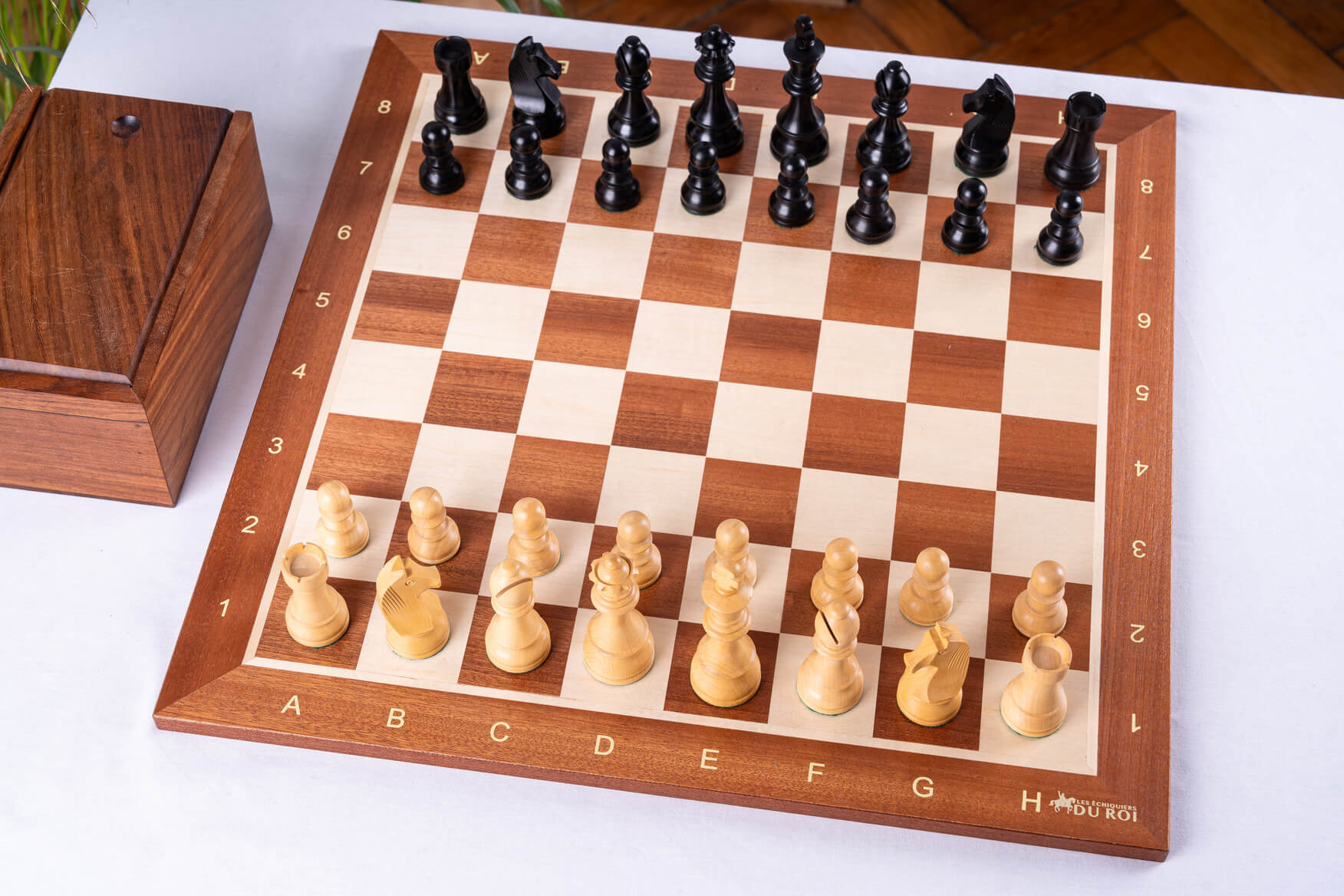 Perseverance Chess Set <br>in Mahogany and Boxwood