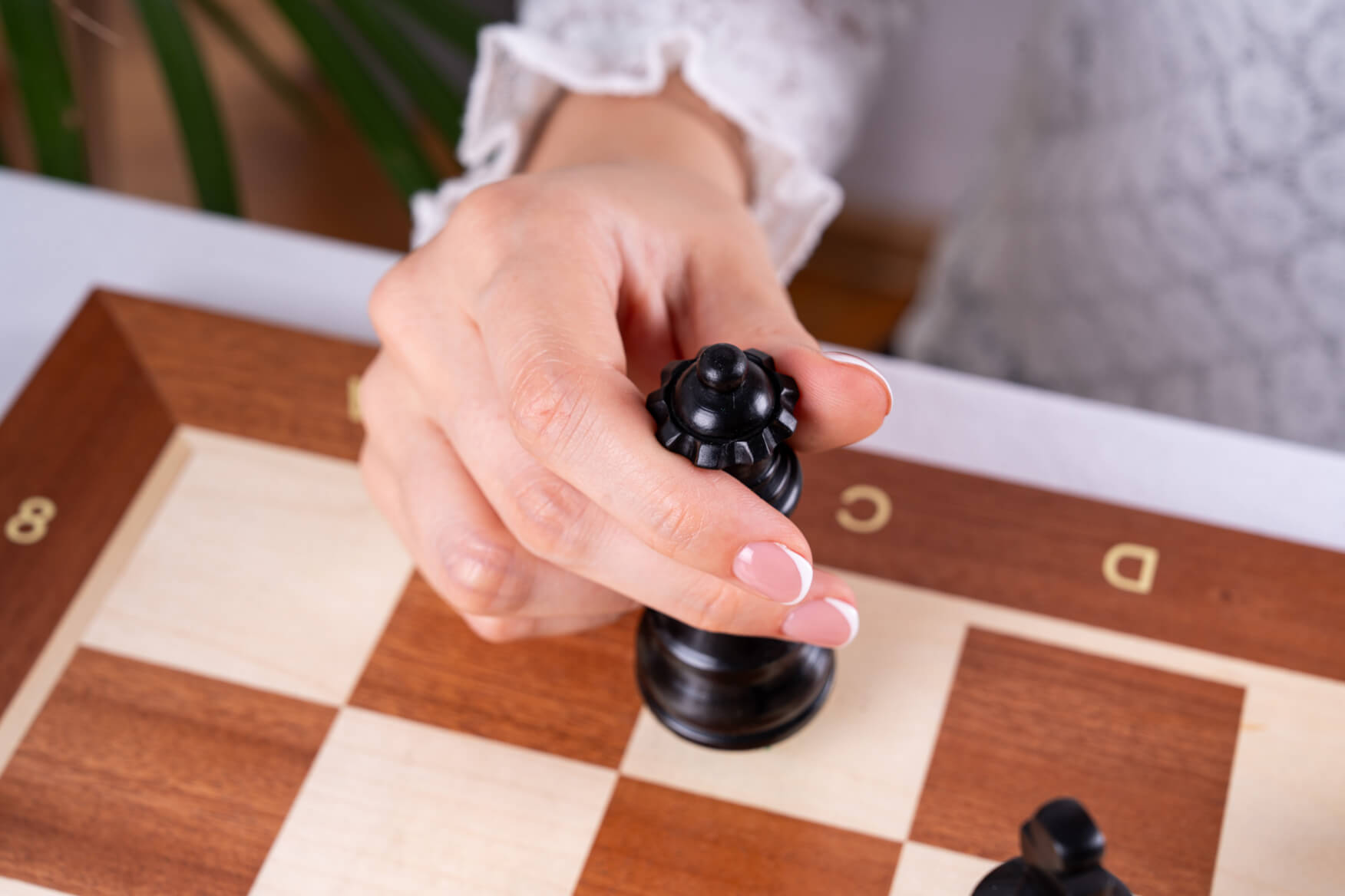 Perseverance Chess Set <br>in Mahogany and Boxwood