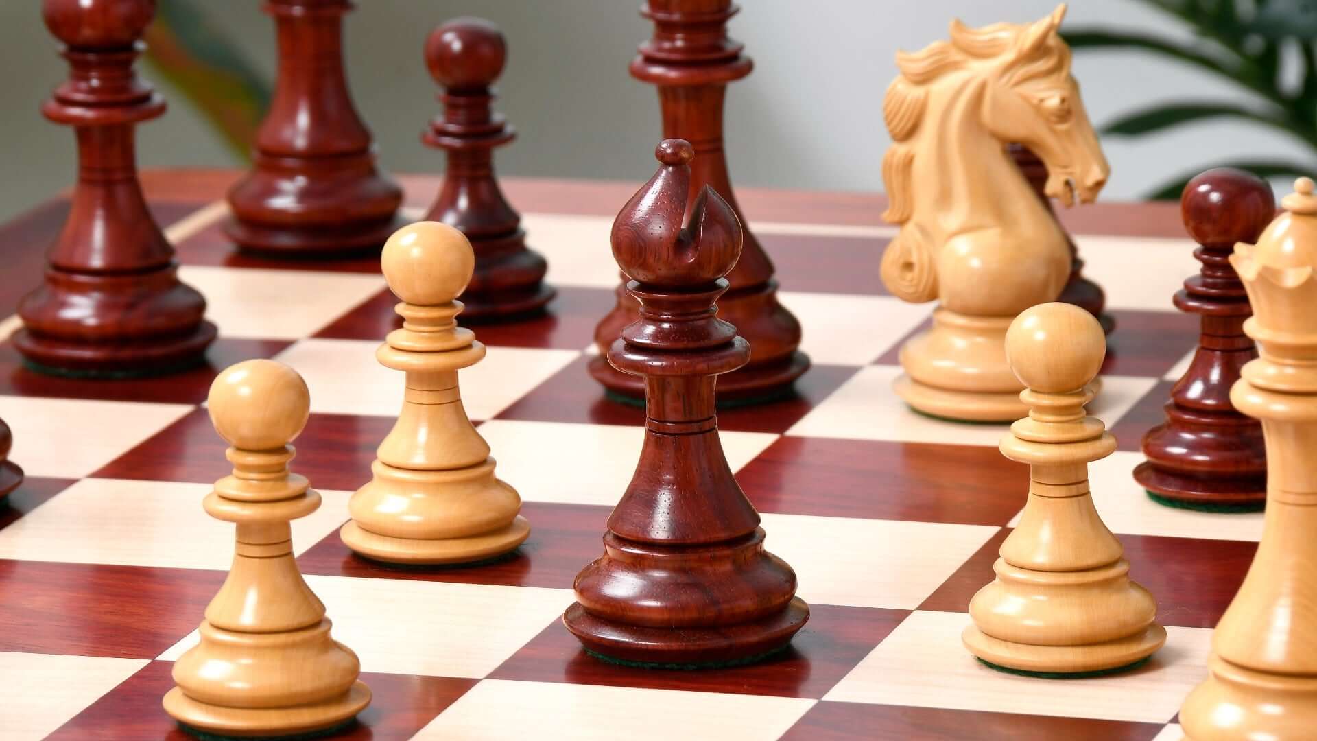 'Grandeur' Chess Pieces <br>Crafted in Bud Rosewood