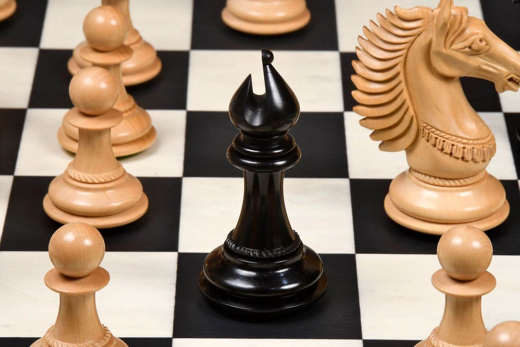 'Ultimate' Chess Set <br>Crafted in Ebony and Maple