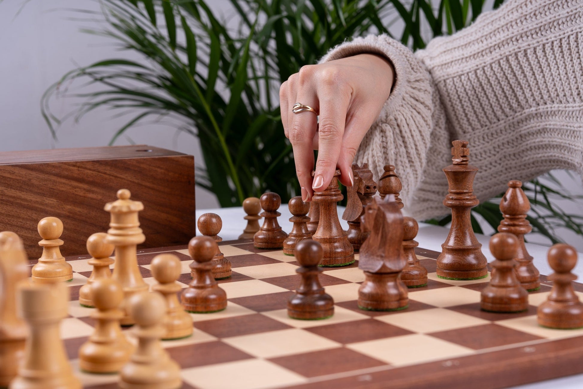 'Vintage' Chess Set <br>Crafted in Mahogany Wood