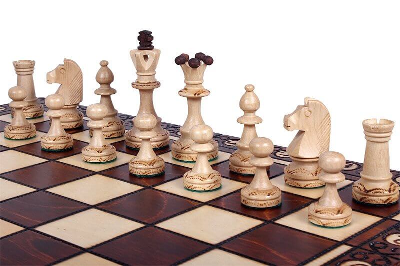 'Élysée' Chess Set <br>Crafted in Maple and Hornbeam