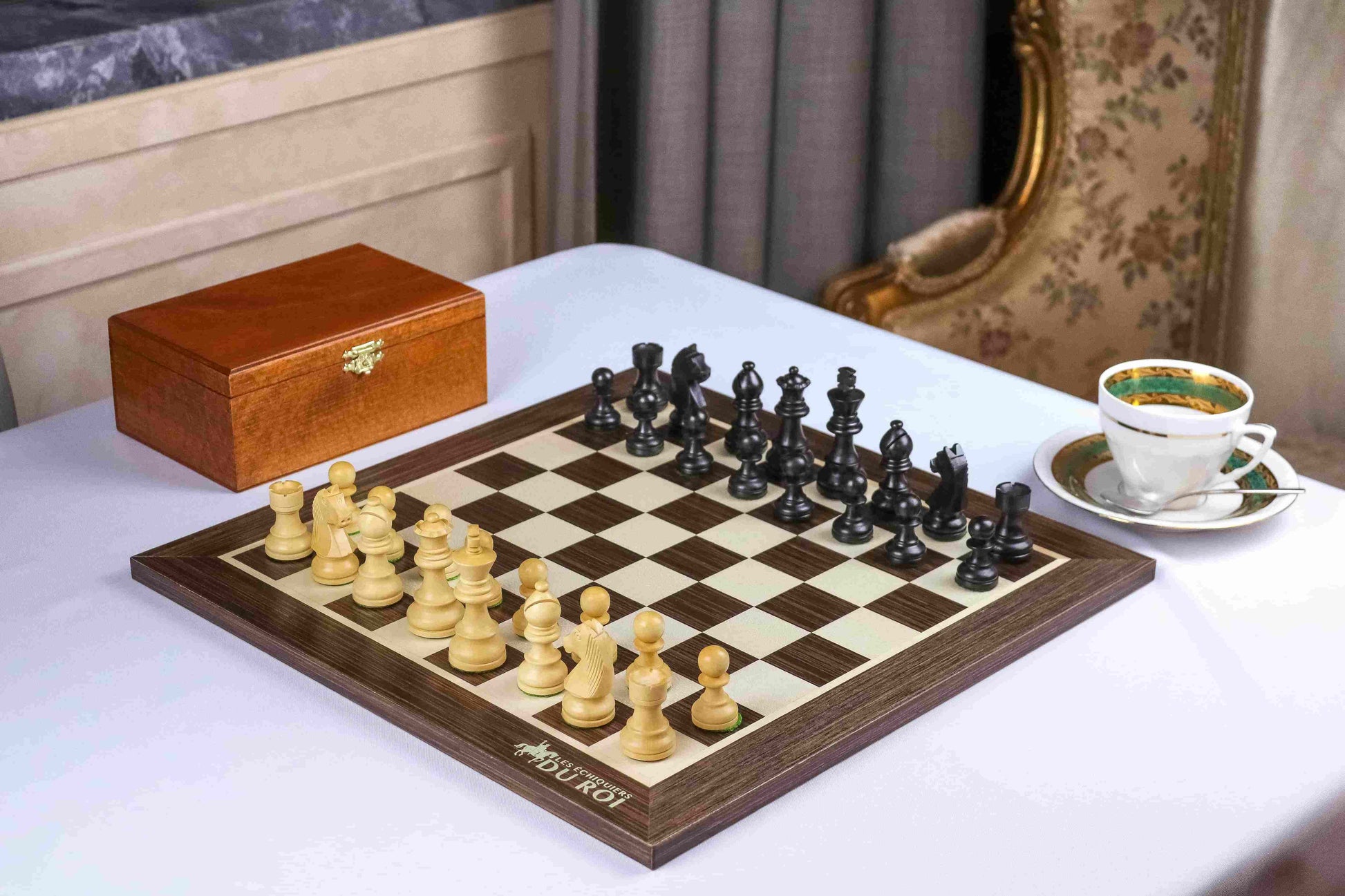 'Noblesse' Chess Set <br>Crafted in Ebony and Boxwood