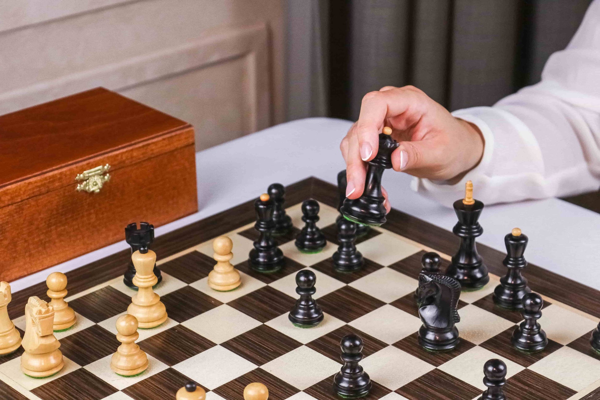 'Grace' Chess Set <br>Crafted in Ebony and Boxwood