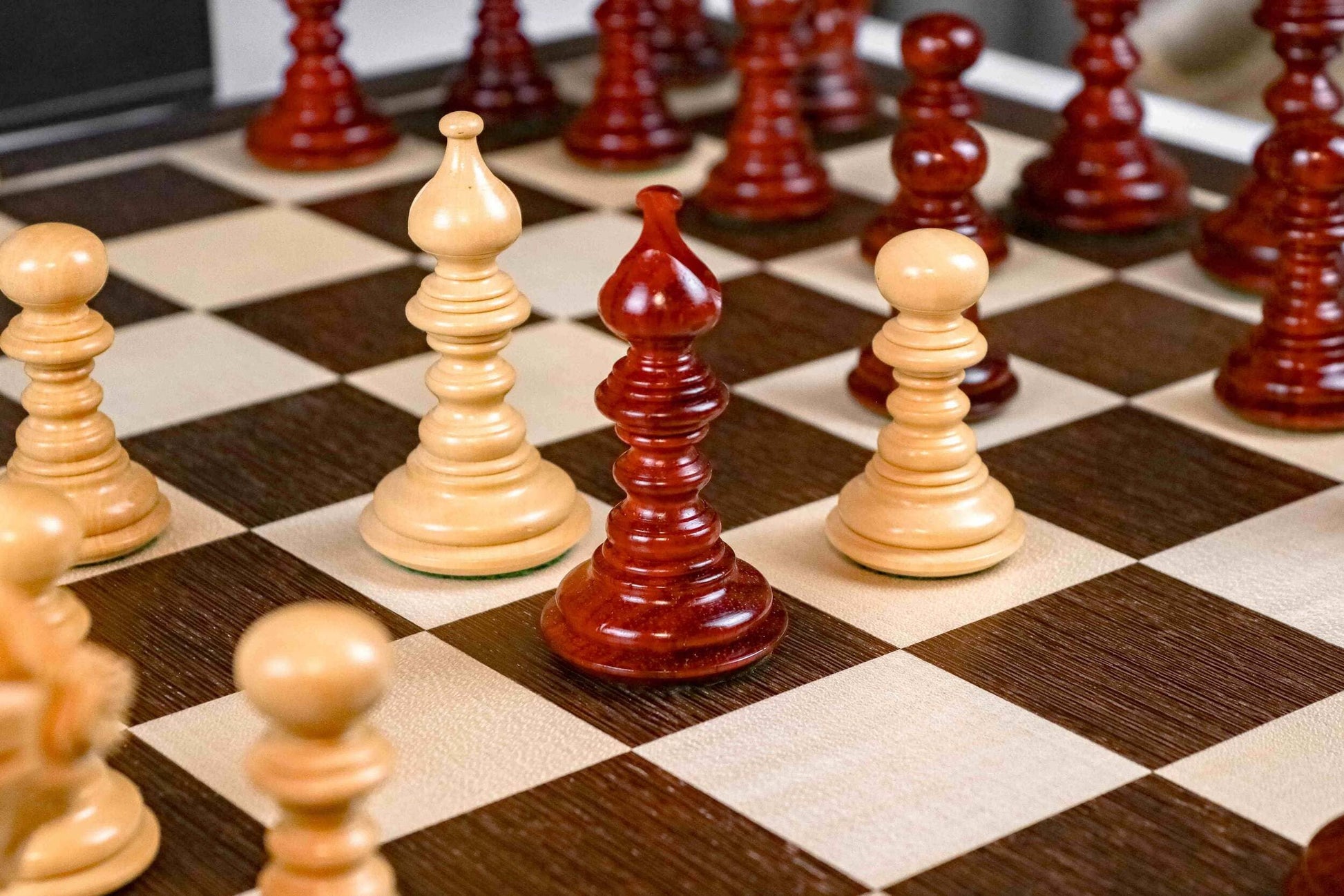 'Impérial' Chess Set <br>Crafted in Wenge and Rosewood