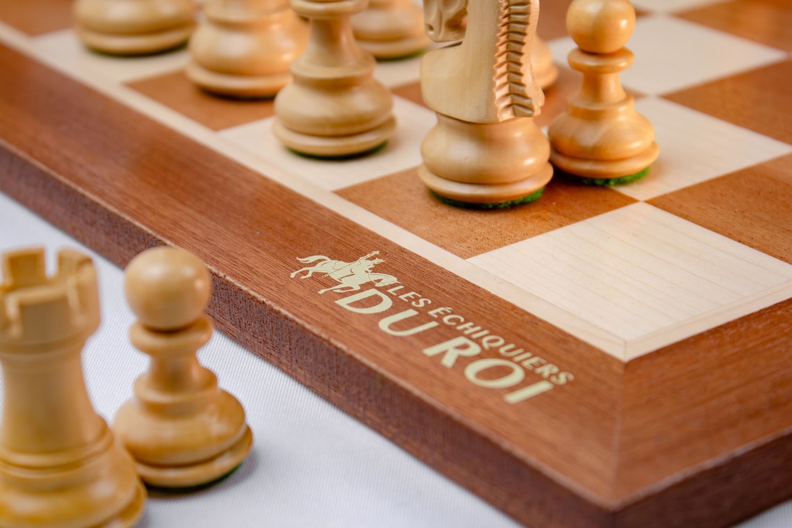 'Splendid' Chess Set <br>in Mahogany Wood