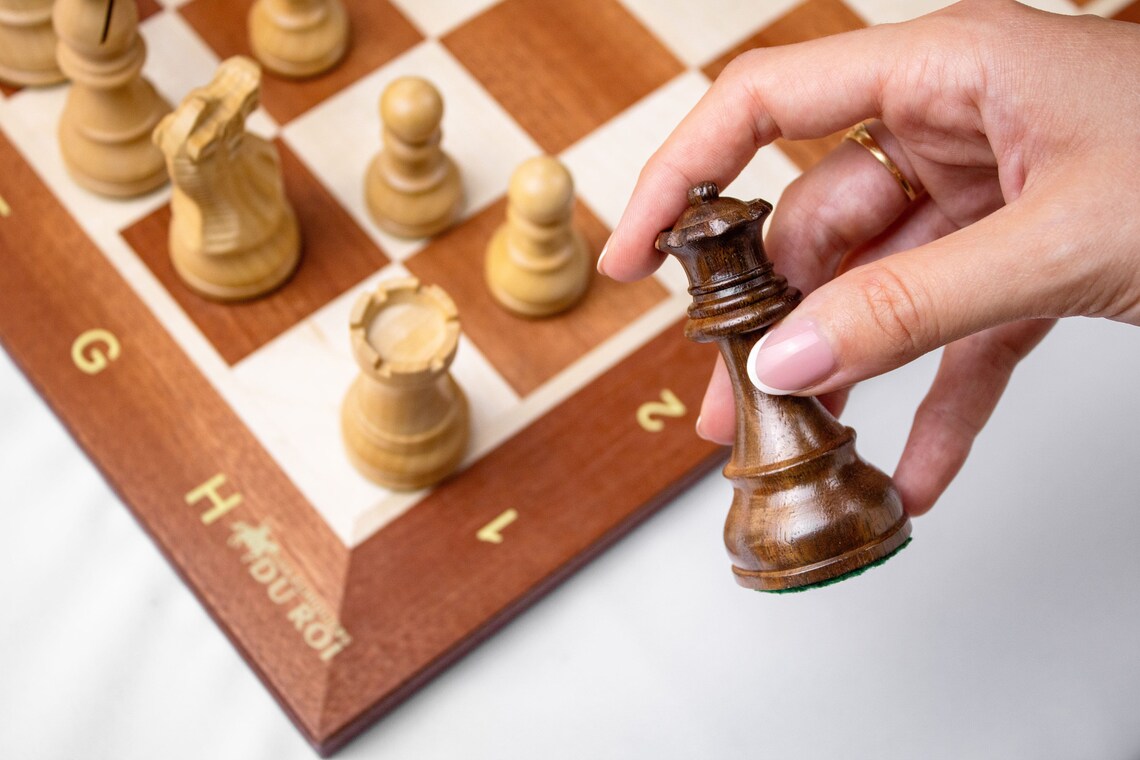 'Épopée' Chess Set <br>in Mahogany Wood