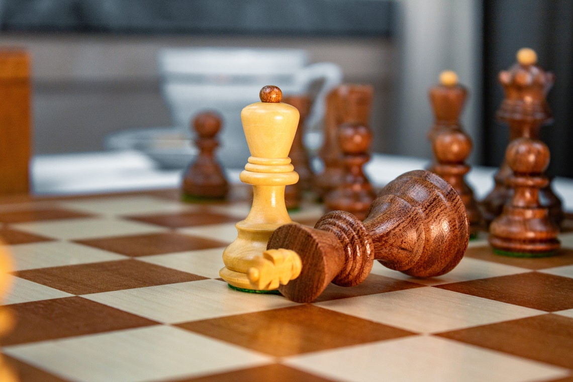 'Splendid' Chess Set <br>in Mahogany Wood