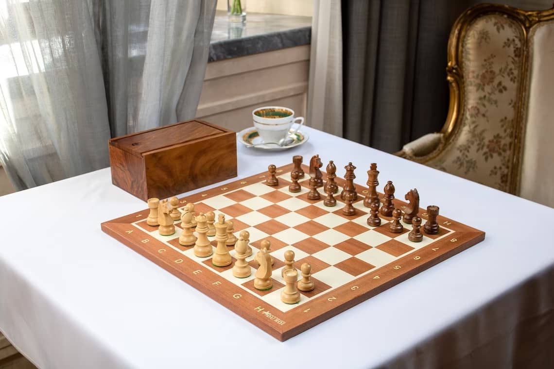 'Fleur de Lys' Chess Set <br>Crafted in Mahogany Wood