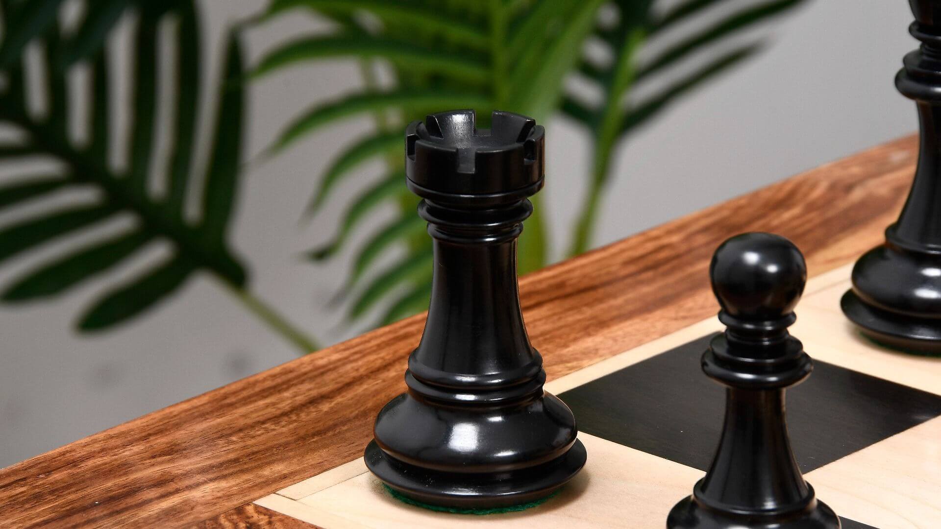 'Grand' Chess Set <br>Crafted in Ebony