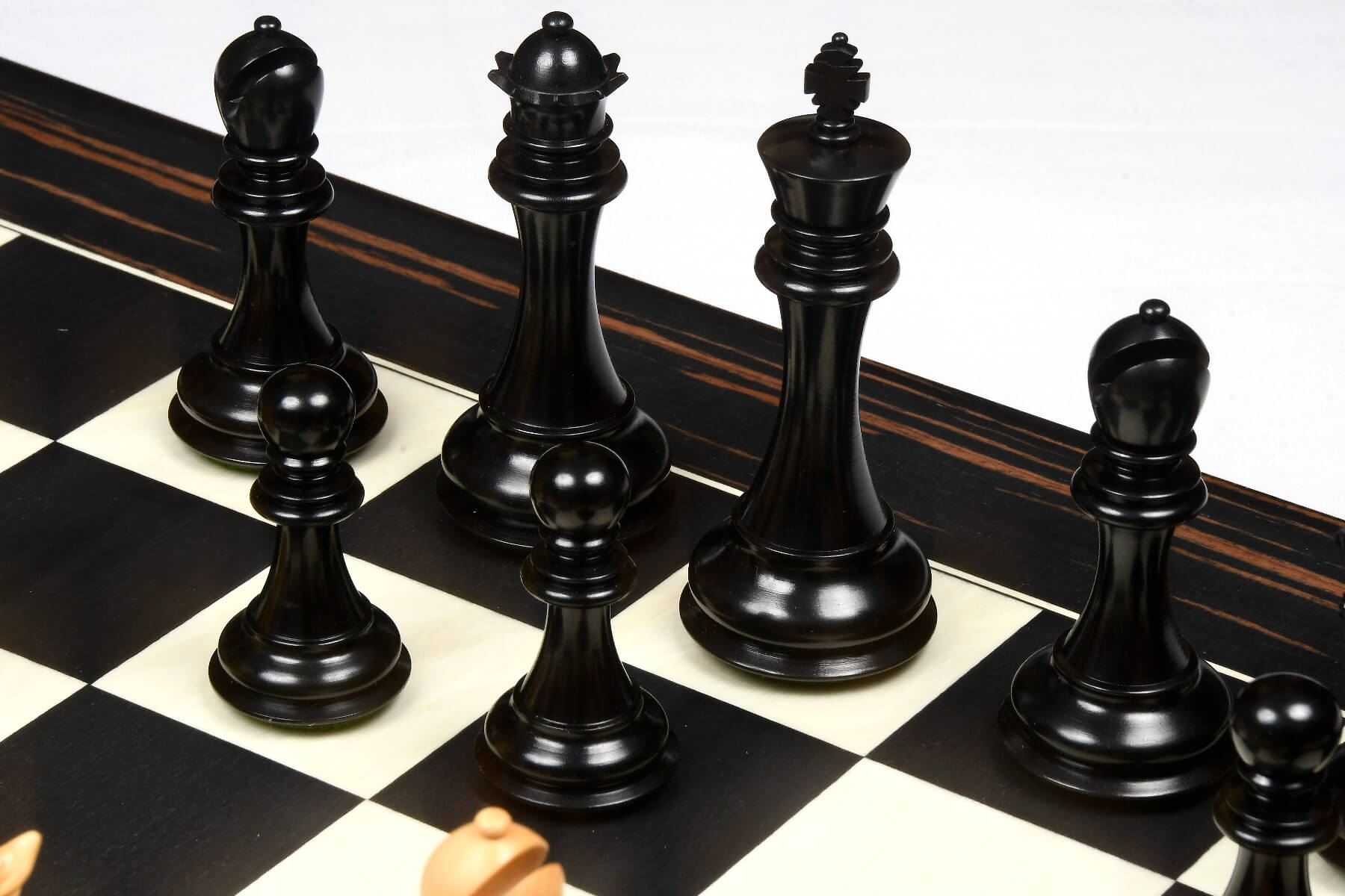 'Chic' Chess Set <br>Crafted in Ebony and Maple