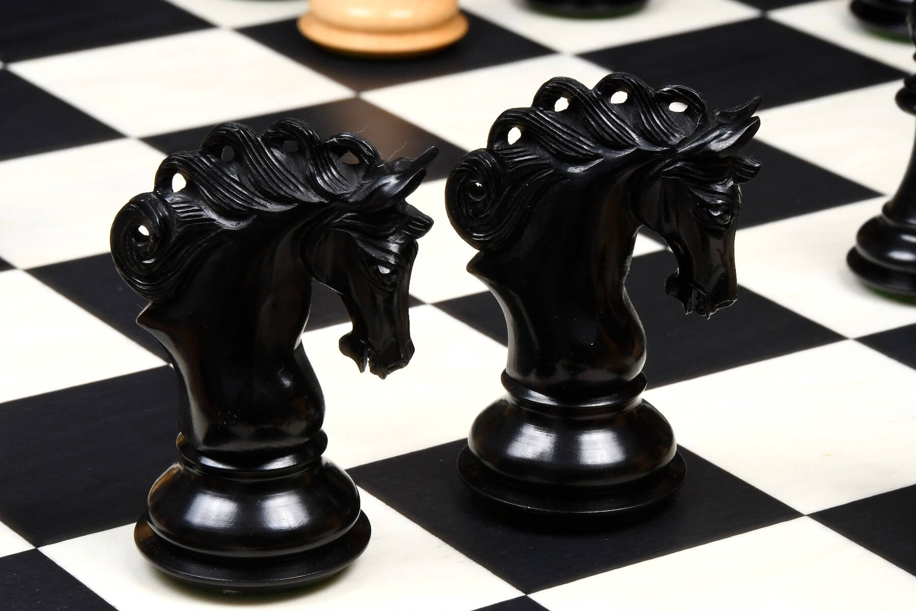 'Chic' Chess Set <br>Crafted in Ebony and Maple