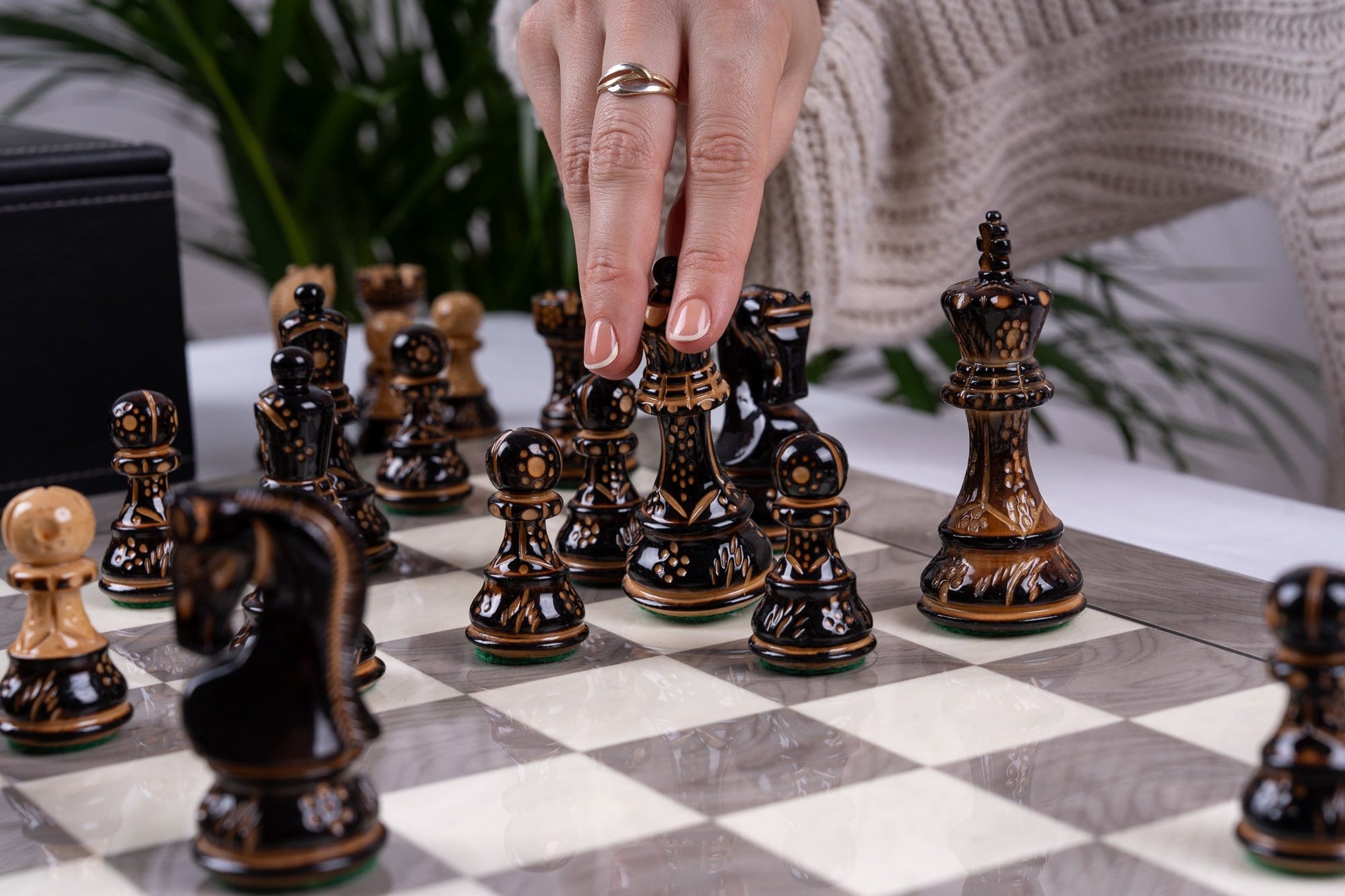 'Prestige' Chess Set <br>Crafted in Ash Wood (High Gloss Finish)