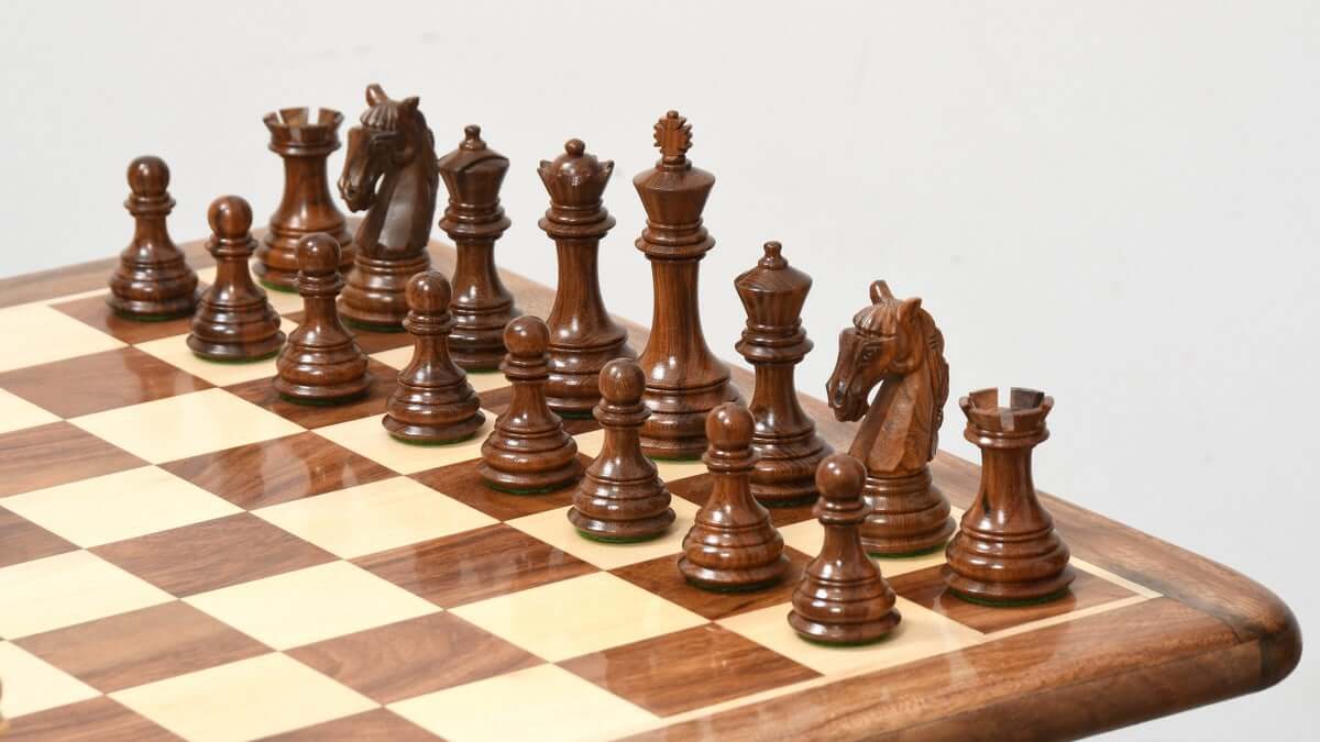 'Sovereign' Chess Pieces <br>Crafted in Acacia and Boxwood