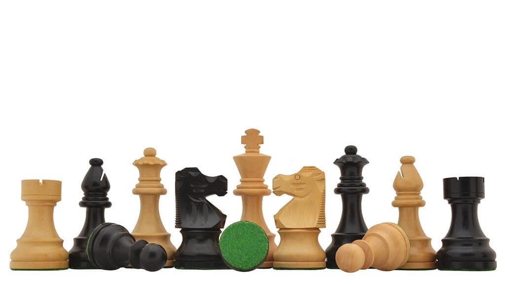 'Nobility' Chess Pieces Crafted <br>in Ebonized and Natural Boxwood